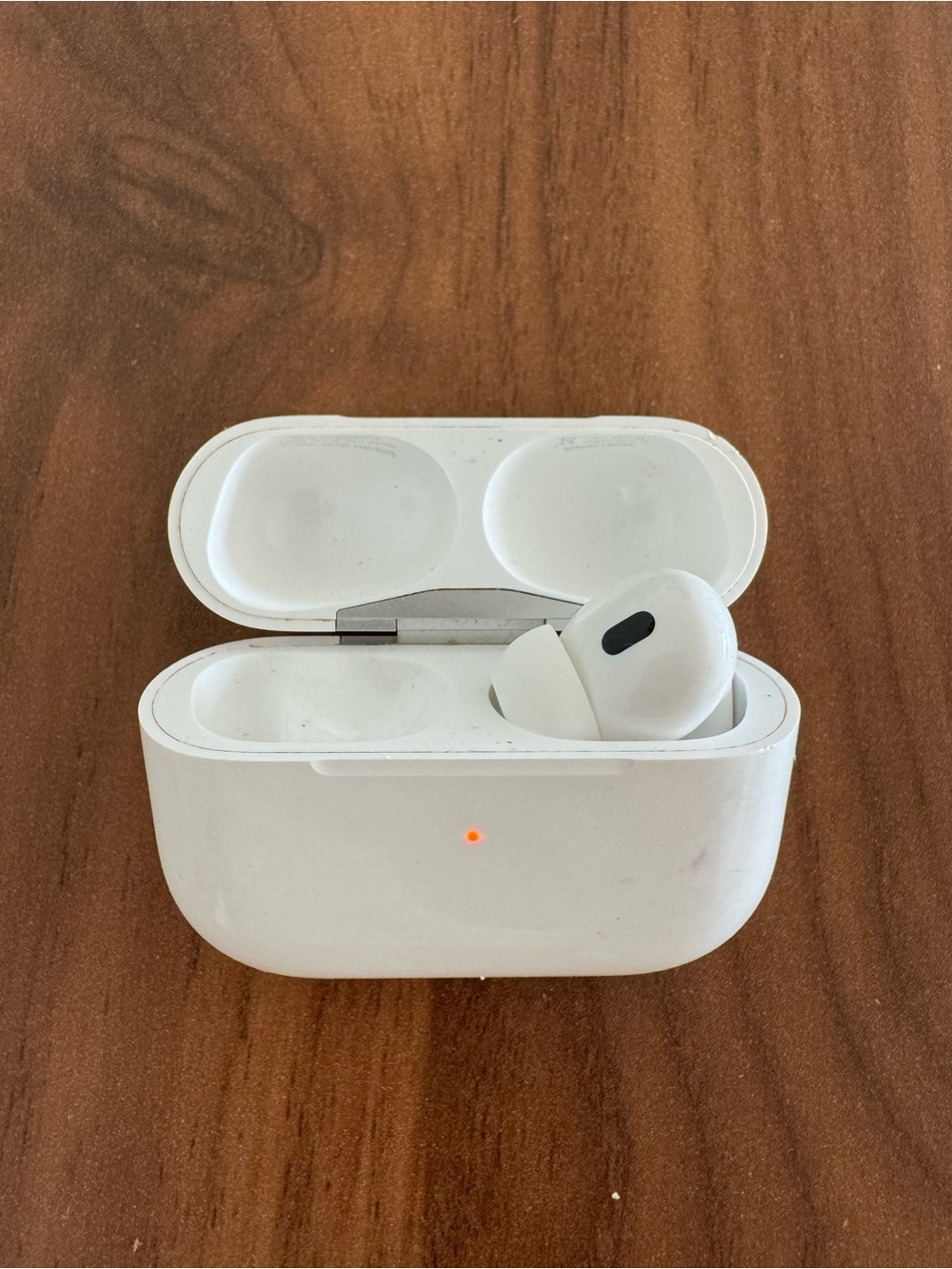 AirPod pro 2 - R earbud and case